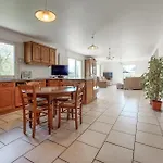 Hébergement de vacances 5 Bedroom Pet Friendly In St Paer