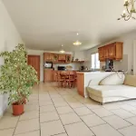 5 Bedroom Pet Friendly In St Paer Hébergement de vacances