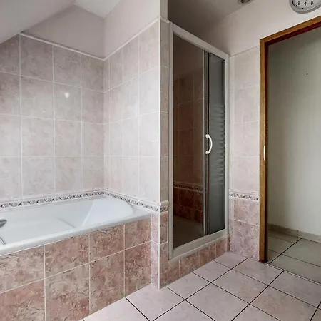 Amazing In St Paer With Wifi * Saint-Pierre-de-Varengeville